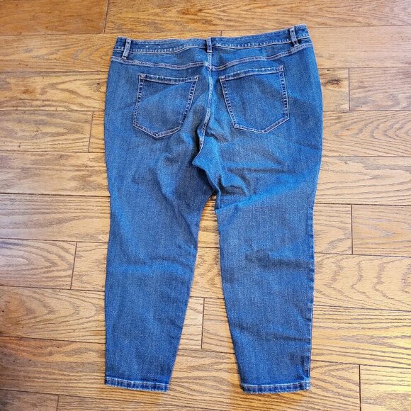 Lane Bryant like new size 24 petite jeans - Picture 3 of 4